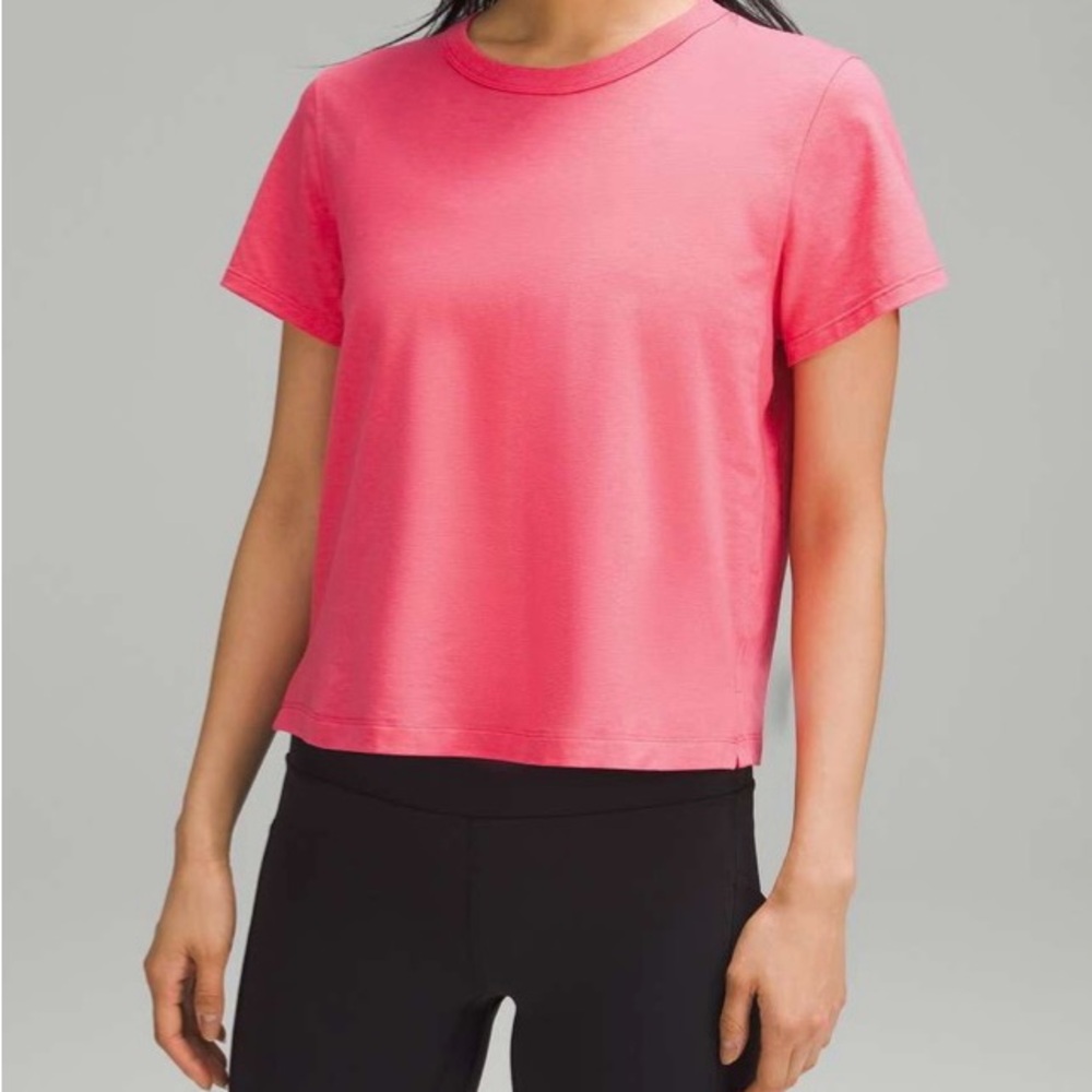 Women’s Lululemon t-shirt
